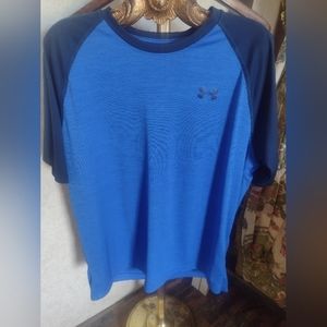 Under armour size large men's tee